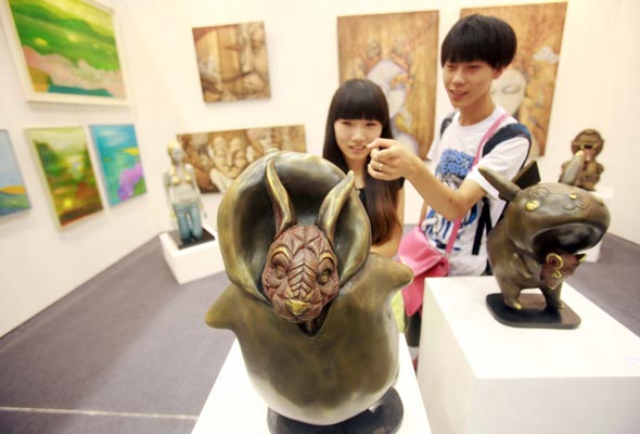 Cross-Straits Art Expo kicks off in Beijing