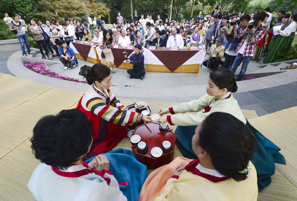 Sino-Korean Tea Ceremony Show kicks off