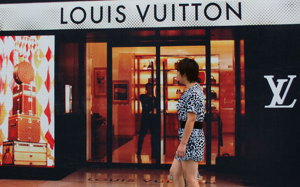 China's rich prefer to give Louis Vuitton