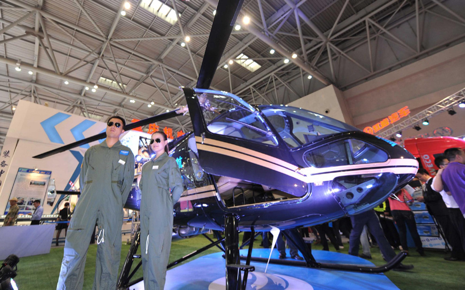 Helicopter made in Chongqing shines at fair