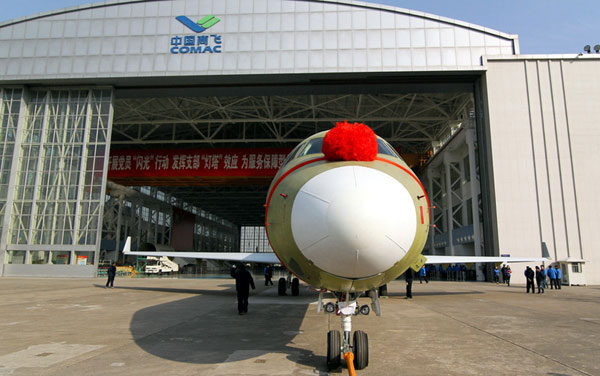 Regional jets roll off Shanghai assembly line