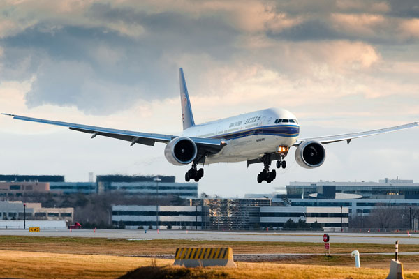 Southern Airlines flies landmark Boeing plane