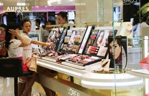 Factors of various hues take gloss out of mall cosmetics