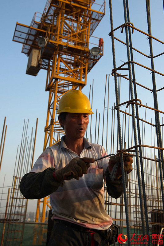 Lives of carpenters on construction site