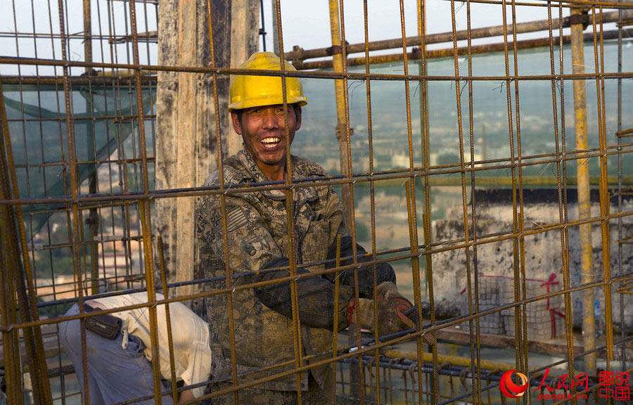 Lives of carpenters on construction site