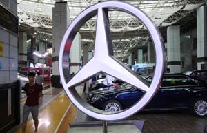 Mercedes-Benz cuts spare-part prices on anti-monopoly probe