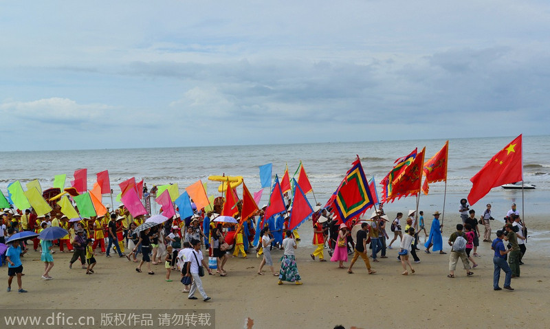 Border town traditions attract tourists