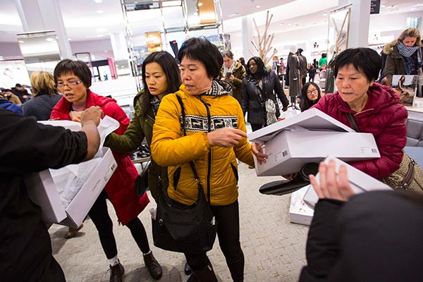 Macy's says <EM>huanying</EM> to Chinese tourists