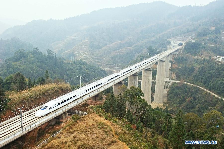 High-speed railway linking Guiyang, Guangzhou starts operating