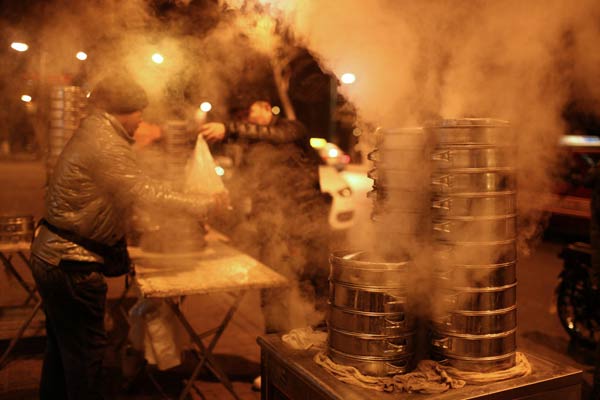 Street food vendors spice up cold winter nights