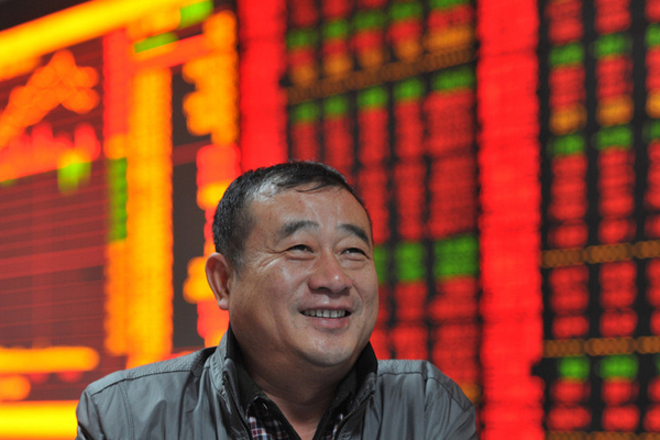 Shanghai index soars 2.15%