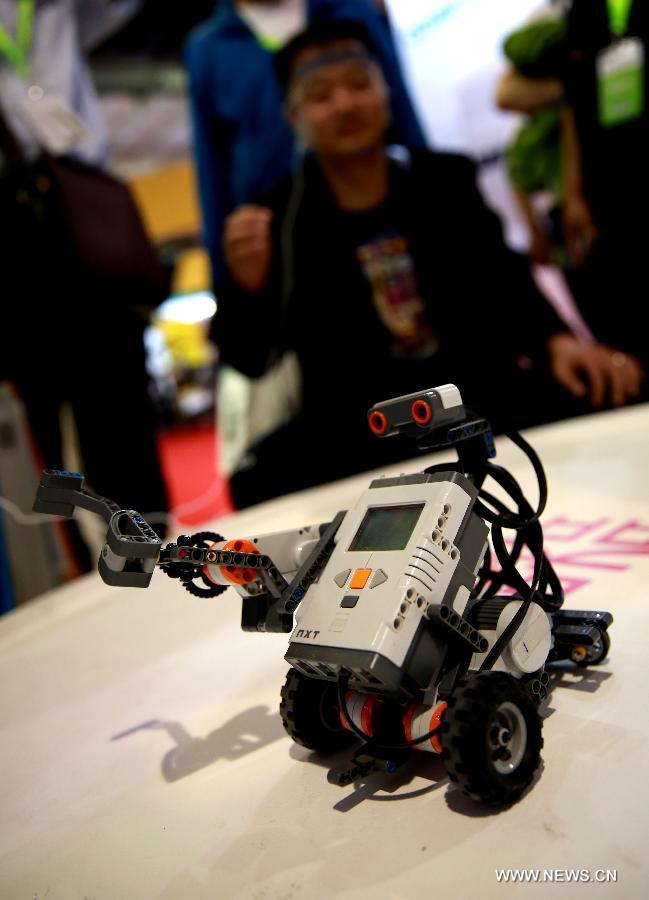 18th China Beijing Int'l High-Tech Expo opens