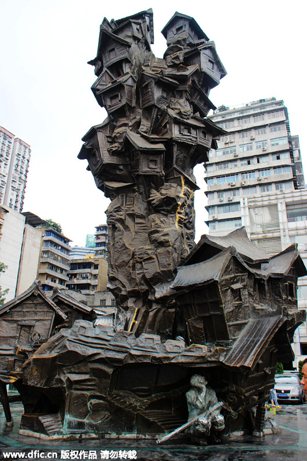 Fancy sculptures sparkle in Chongqing