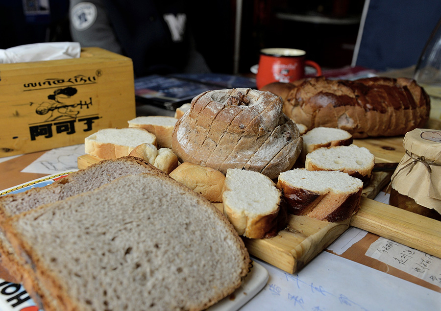 Tibetan bakery offers a special taste of local culture