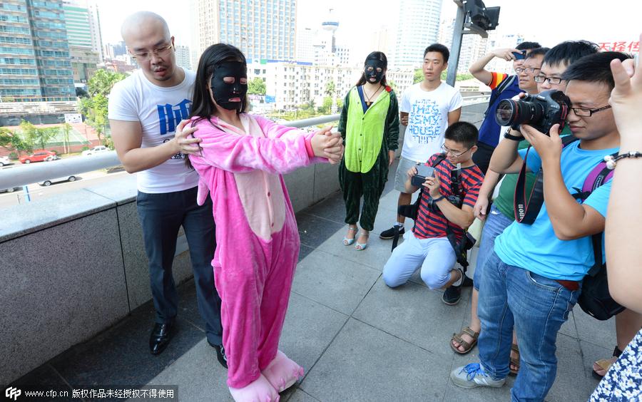 Hotel hires young girls for sleep trials