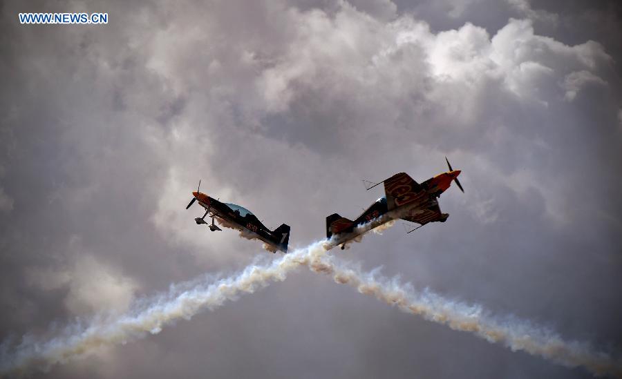 Aircrafts show aerobatics at 2015 Shenyang Faku Intl Flight Convention