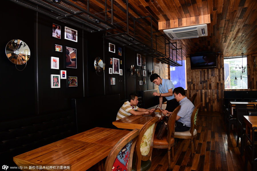 Containers converted into restaurant in Zhengzhou