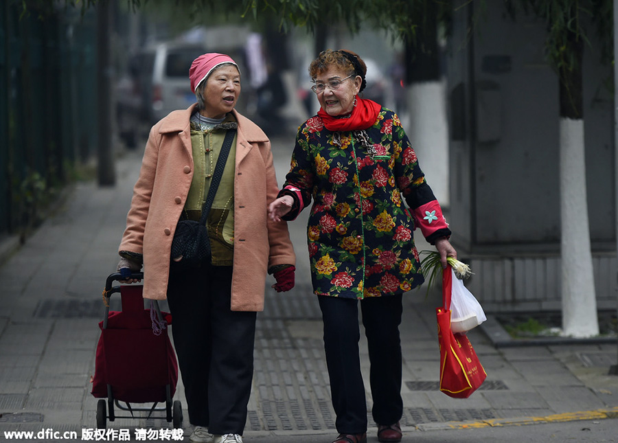 Retired Russian translator lives modeling dream in China