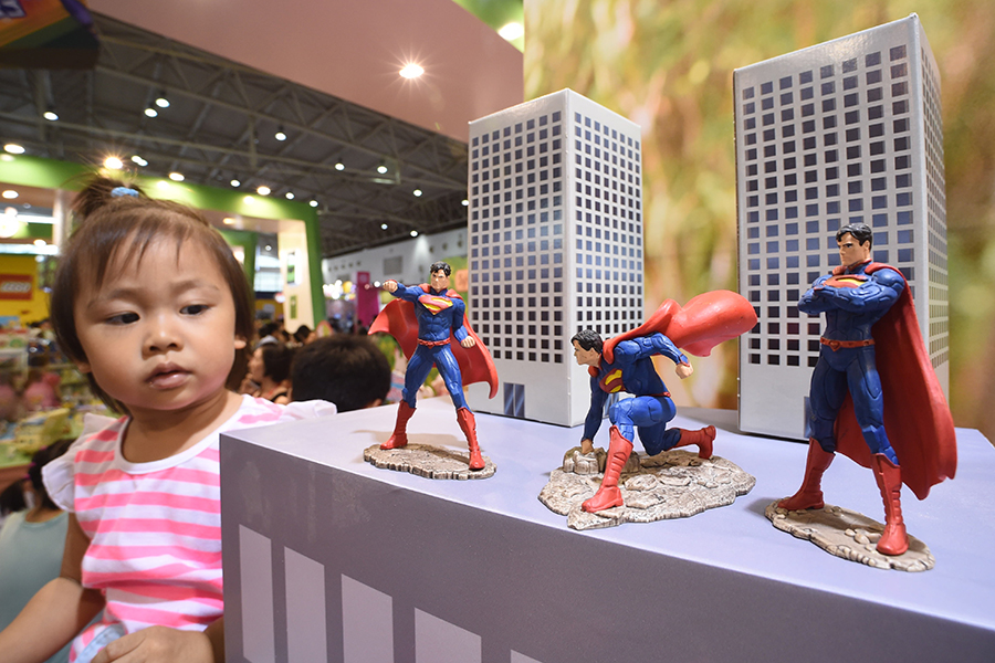 Fun time for children at international toy expo in Beijing