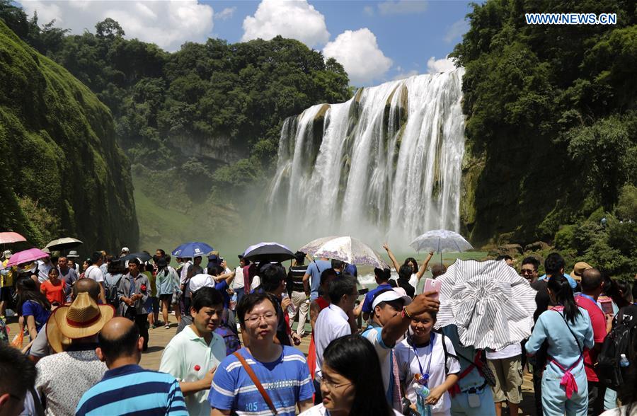 Huangguoshu Waterfall enters tourism peak time