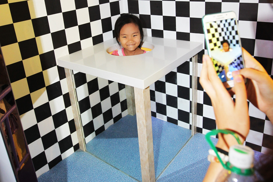 Children explore science and technology at museum in Guangdong