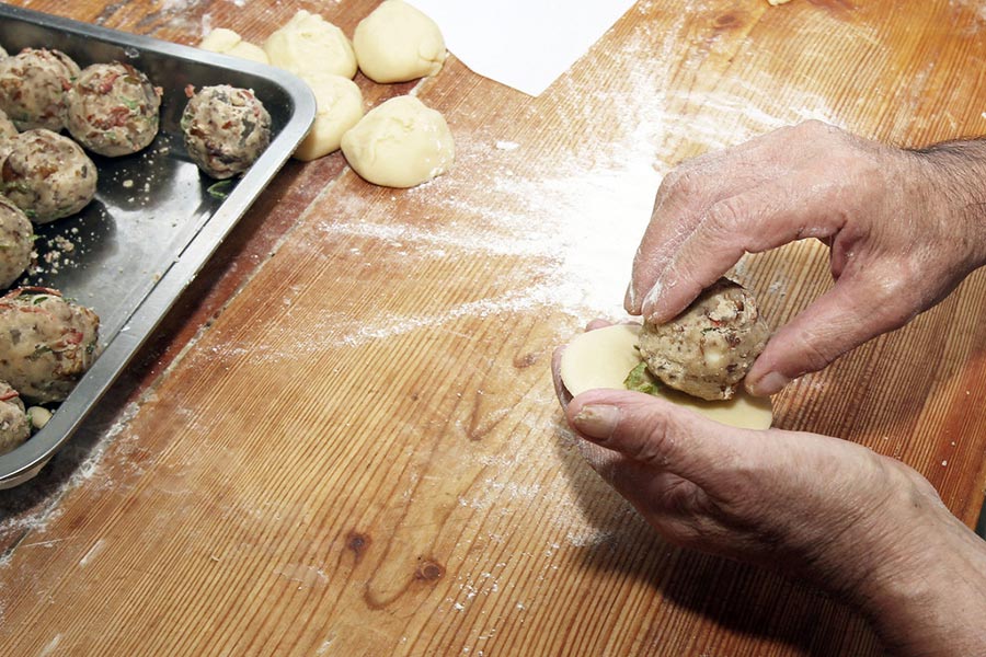 Hot cakes: Big demand for 72-year-old's hand-made mooncakes