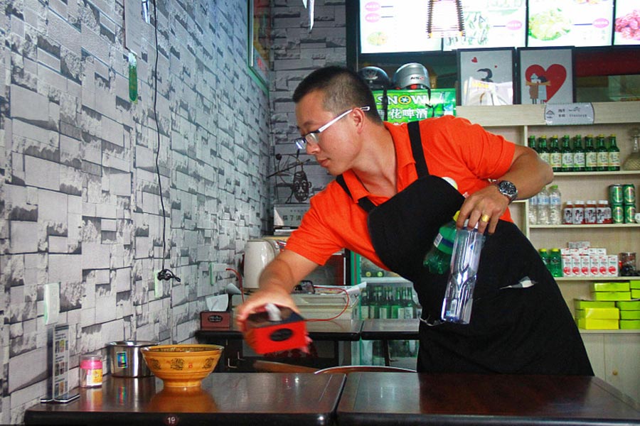 Man selling fried chicken earns $65,000 profit a year