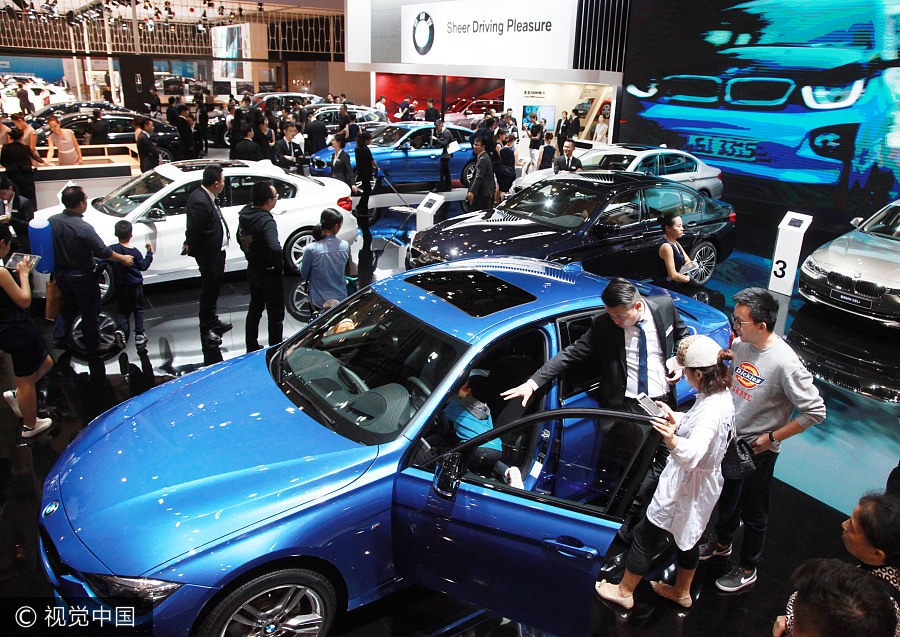 Auto show boosts holiday economy in Nanjing