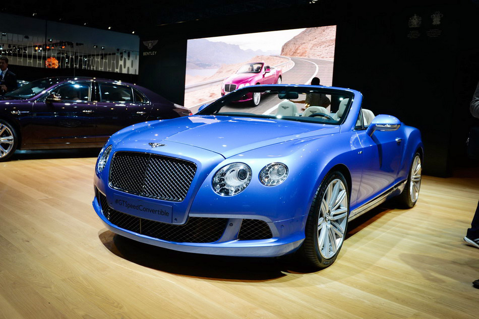 Photos: Sports cars shine at New York auto show