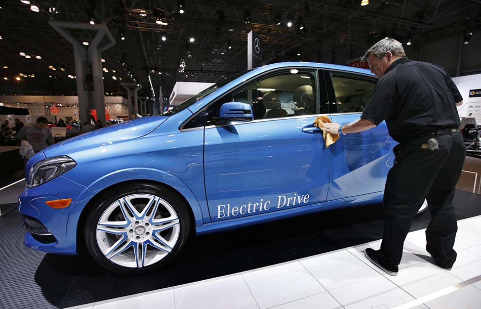 Photos: Hybrid, electric cars at New York auto show