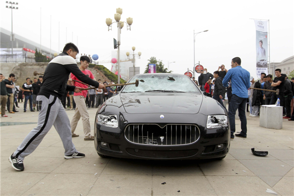 Maserati Quattroporte wreck over parts quality claim