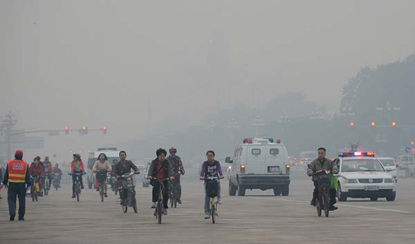 Capital skies hazy over holiday despite fewer cars