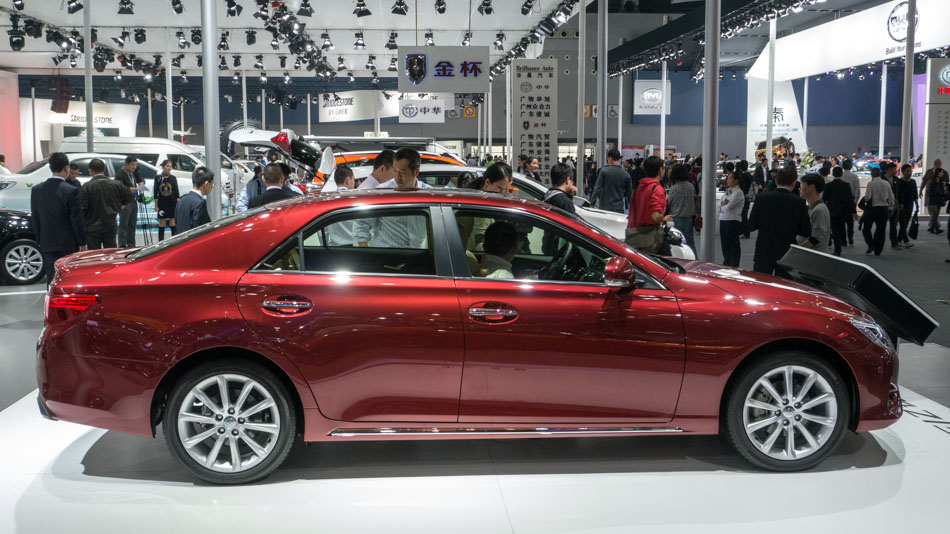 Toyota's new Reiz debuts at 2013 Auto Guangzhou