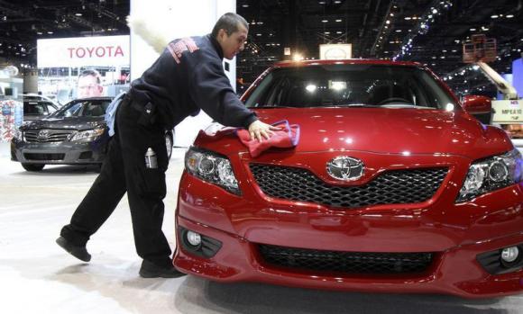 Magazine restores Toyota Camry as a top safety pick