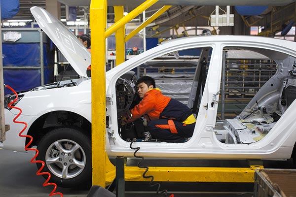 Govt ponders raising cap on foreign stakes in auto JV