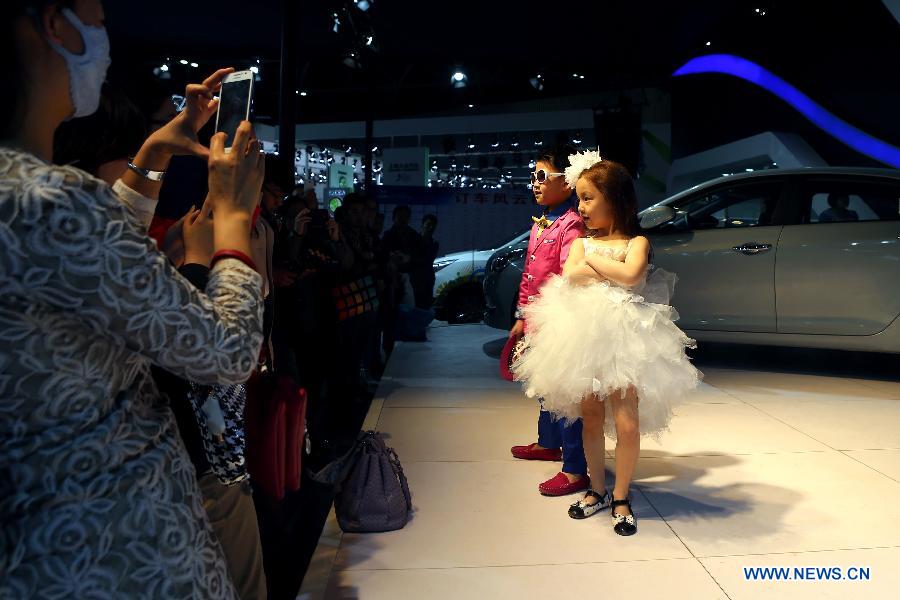 Adorable kids model at Taiyuan auto show