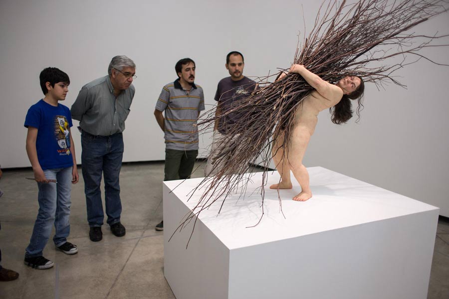 Ron Mueck: depicting realism through sculpture