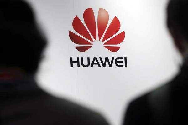 Huawei's smartphone sales shoot up after copying Xiaomi's online strategy