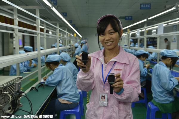 A look into Shenzhen smart watch assembly line