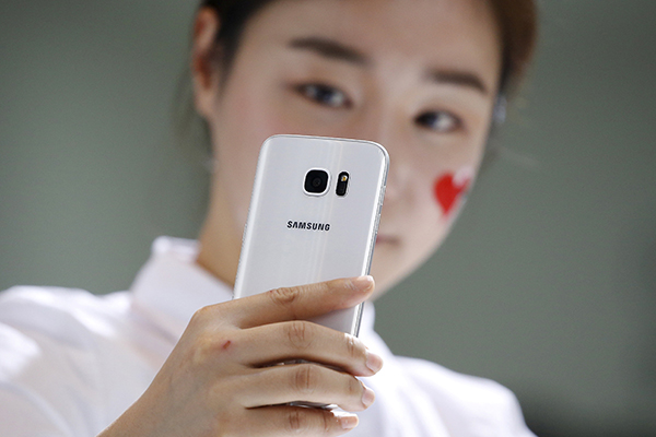 Samsung's Q3 profit plunges on Galaxy Note 7 fiasco