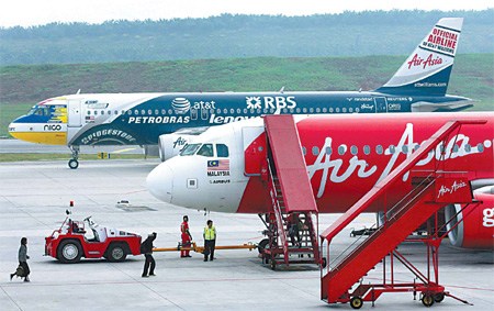 AirAsia courts budget travelers