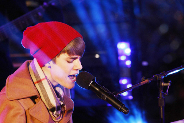 Justin Bieber performs at Times Square