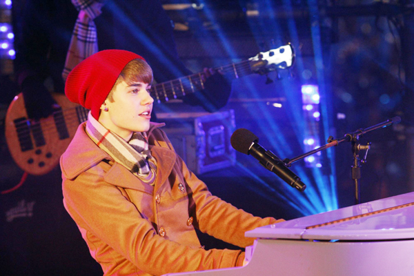 Justin Bieber performs at Times Square