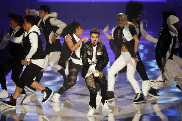 Justin Bieber performs in reality show