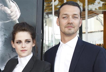 Rupert Sanders' dad says Kristen affair was brief