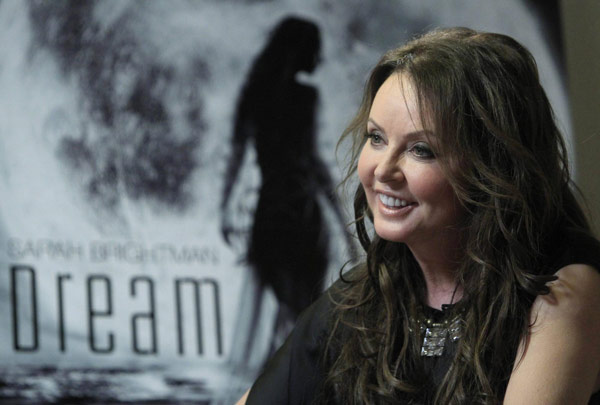 Sarah Brightman buys space travel seat