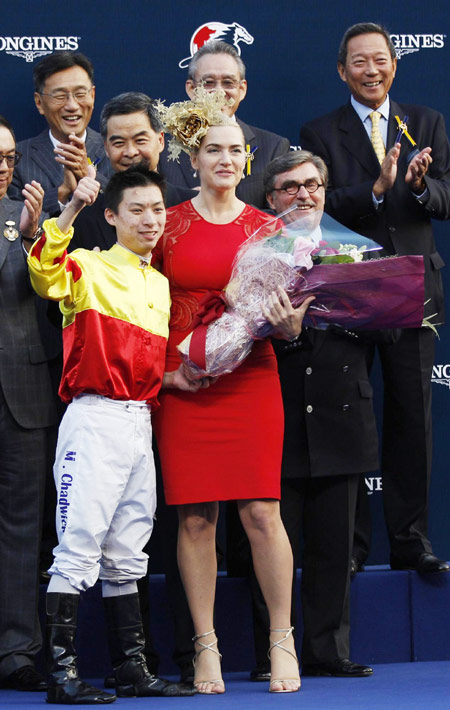 Kate Winslet and boyfriend in Hong Kong