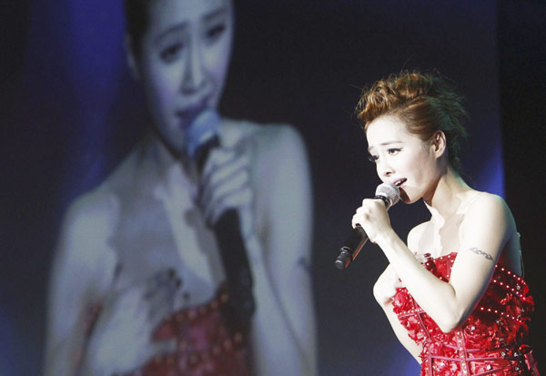 Jolin Tsai performs in Singapore