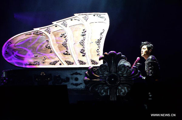 Jay Chou holds concert in Wuhan