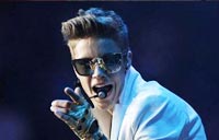 Police raid Justin Bieber's home, arrest man for drugs